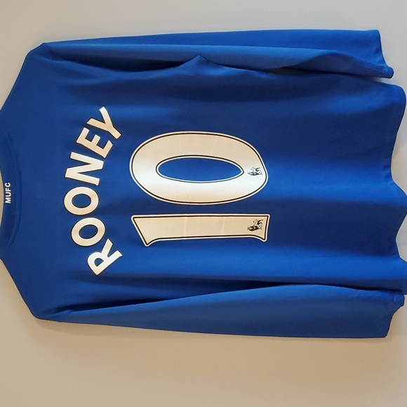 Rooney #10 Manchester United Jersey - Picture 2 of 5